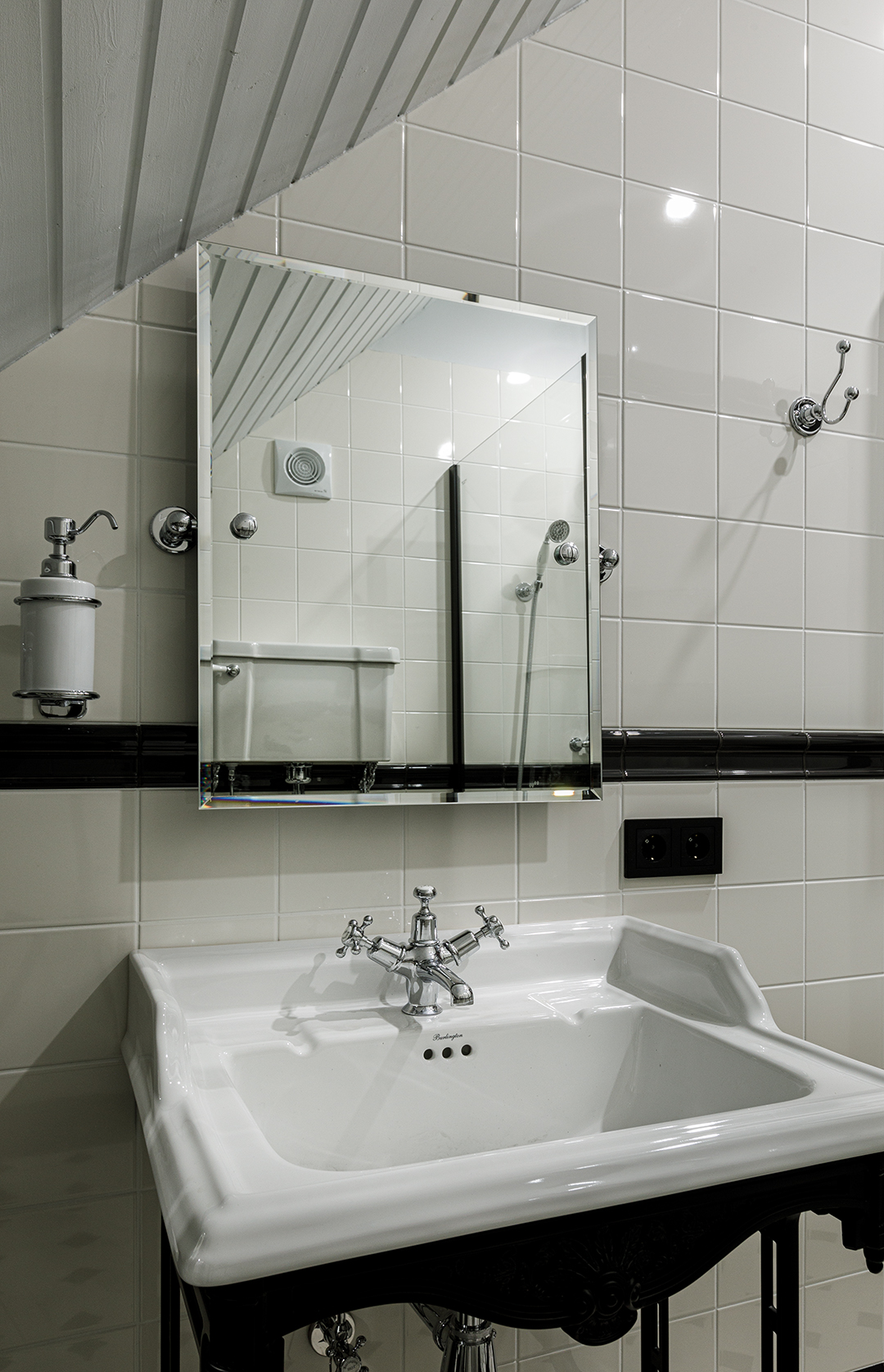 salle de bain blanche et noire rétro salle de bain blanche et noire rétro