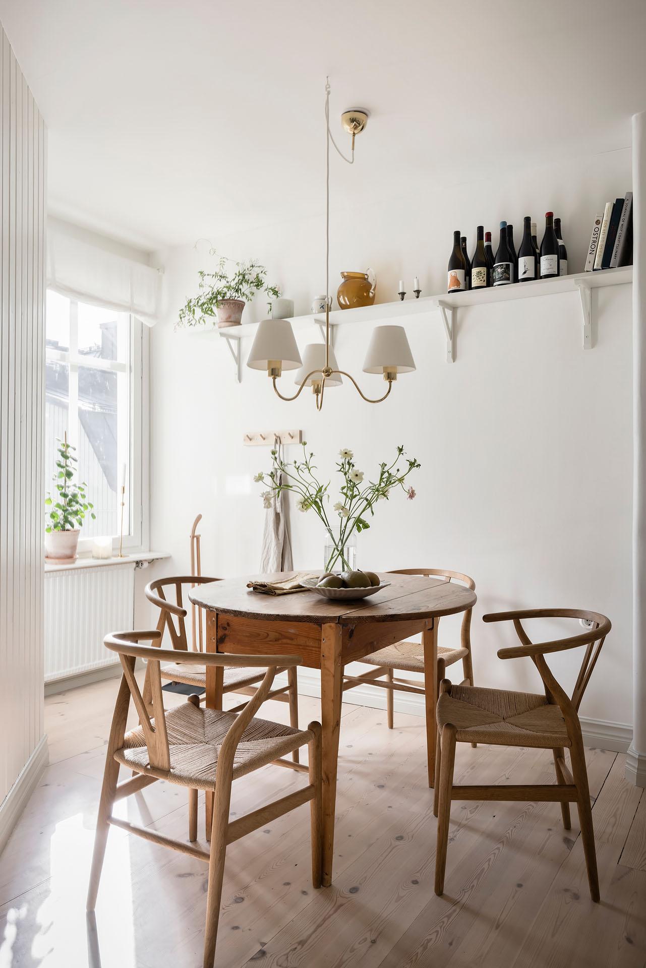 salle à manger table ronde chaises wishbone décoration scandinave salle à manger table ronde chaises wishbone décoration scandinave