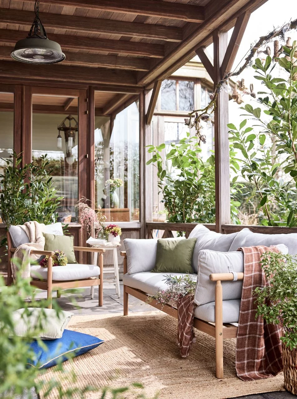 terrasse aménagée nouvelle collection Alinea Côte Fleurie terrasse aménagée nouvelle collection Alinea Côte Fleurie
