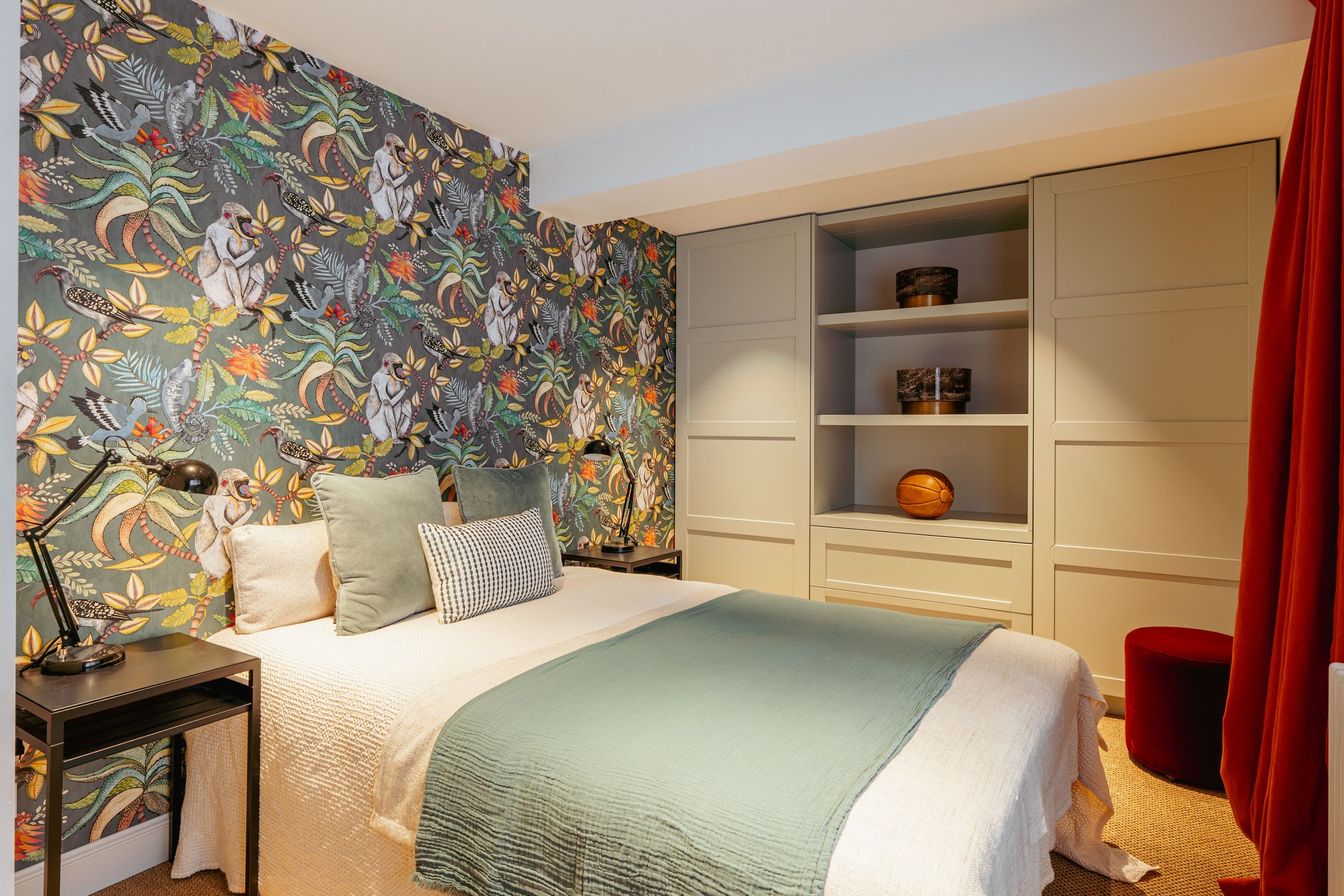 chambre avec papier-peint décoration classique chic chambre avec papier-peint décoration classique chic