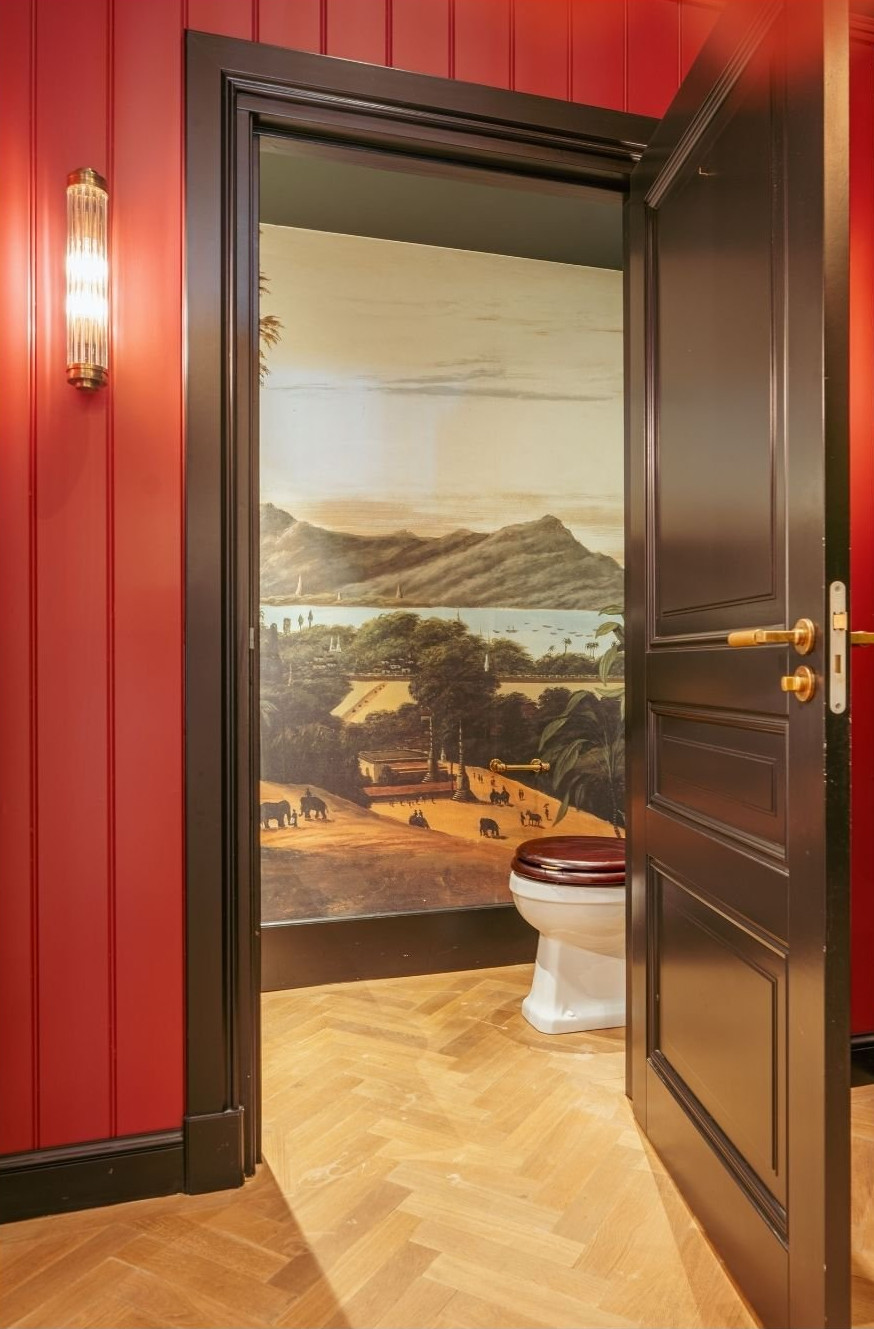 entrée avec toilettes entrée avec toilettes