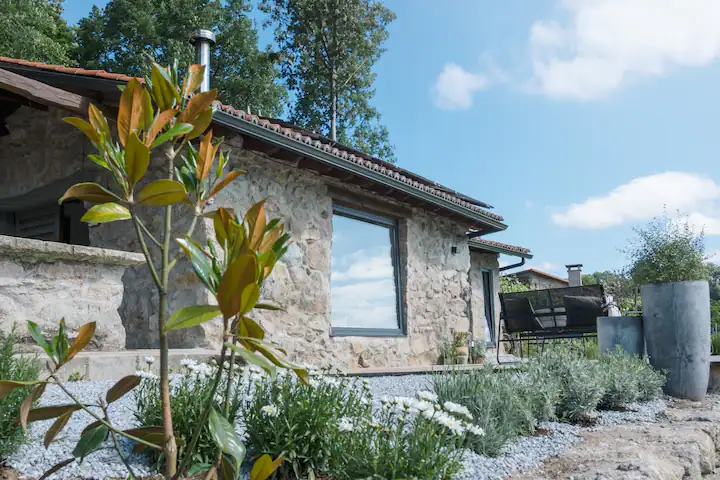 petite maison en pierres de 50m2