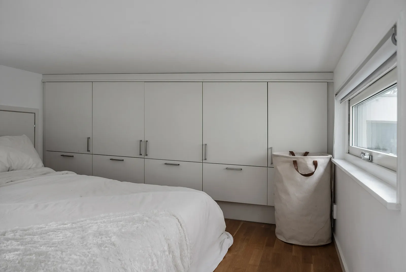 chambre sur mezzanine avec placard chambre sur mezzanine avec placard