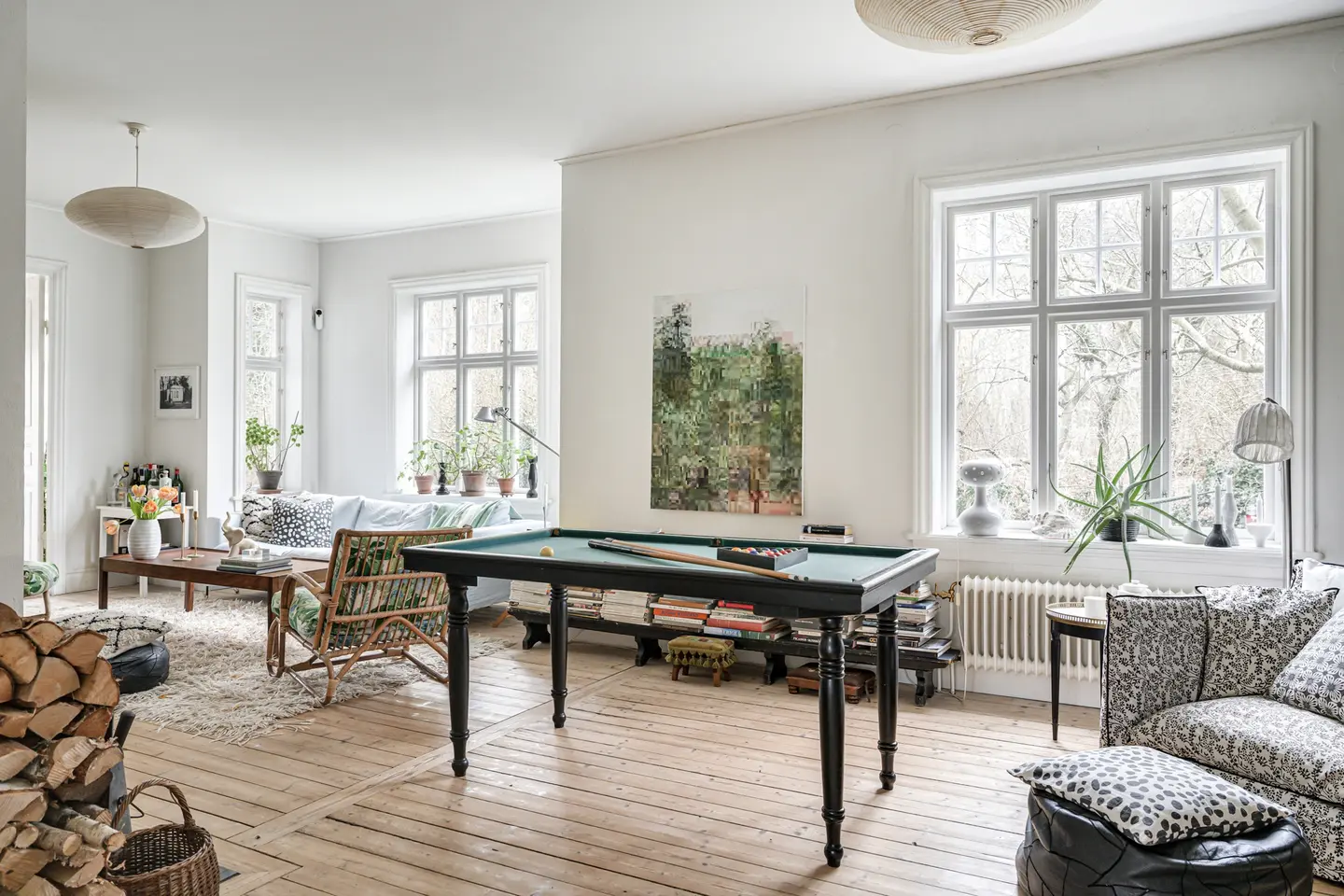 salon avec petit billard décoration scandinave