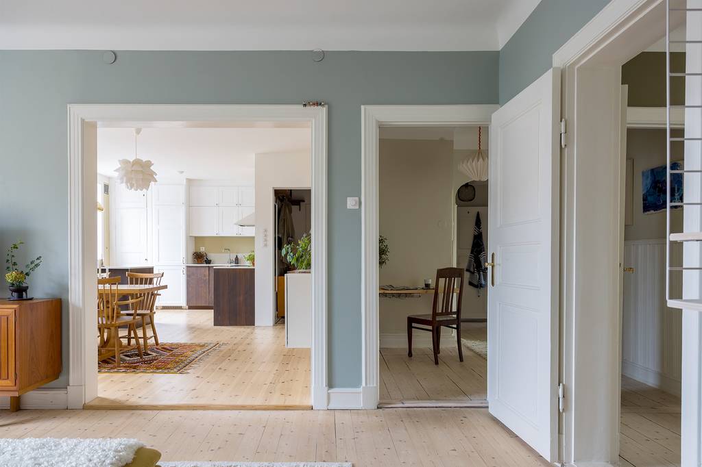 salon mur bleu pastel appartement 108m2