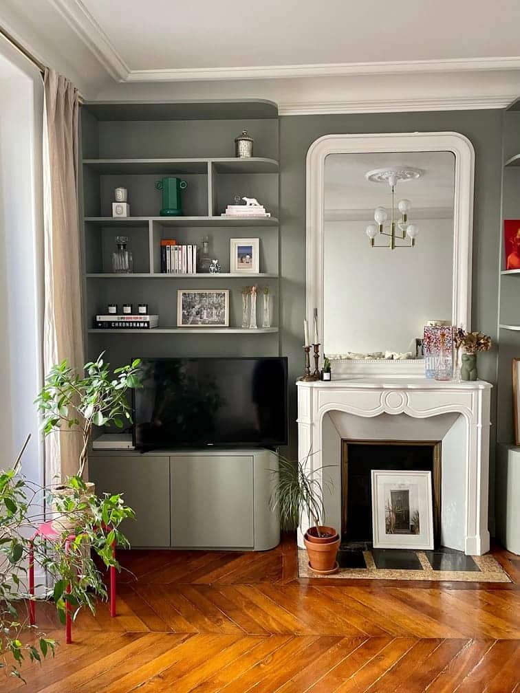salon avec cheminée ancienne en marbre appartement Paris rénové photo : Happy Pog salon avec cheminée ancienne en marbre appartement Paris rénové photo : Happy Pog