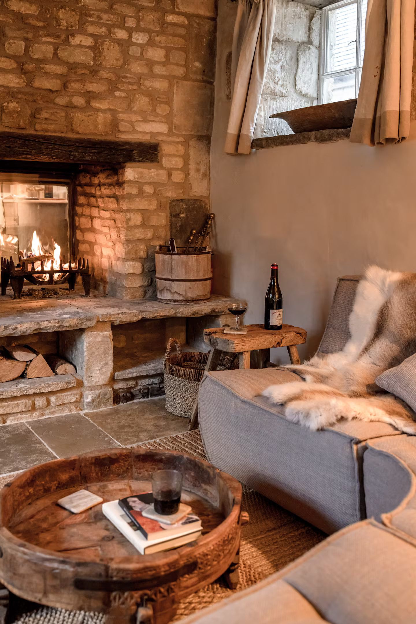 salon avec poutres maison en pierres cottage Cotswolds Angleterre Hoo Cottage salon avec poutres maison en pierres cottage Cotswolds Angleterre Hoo Cottage