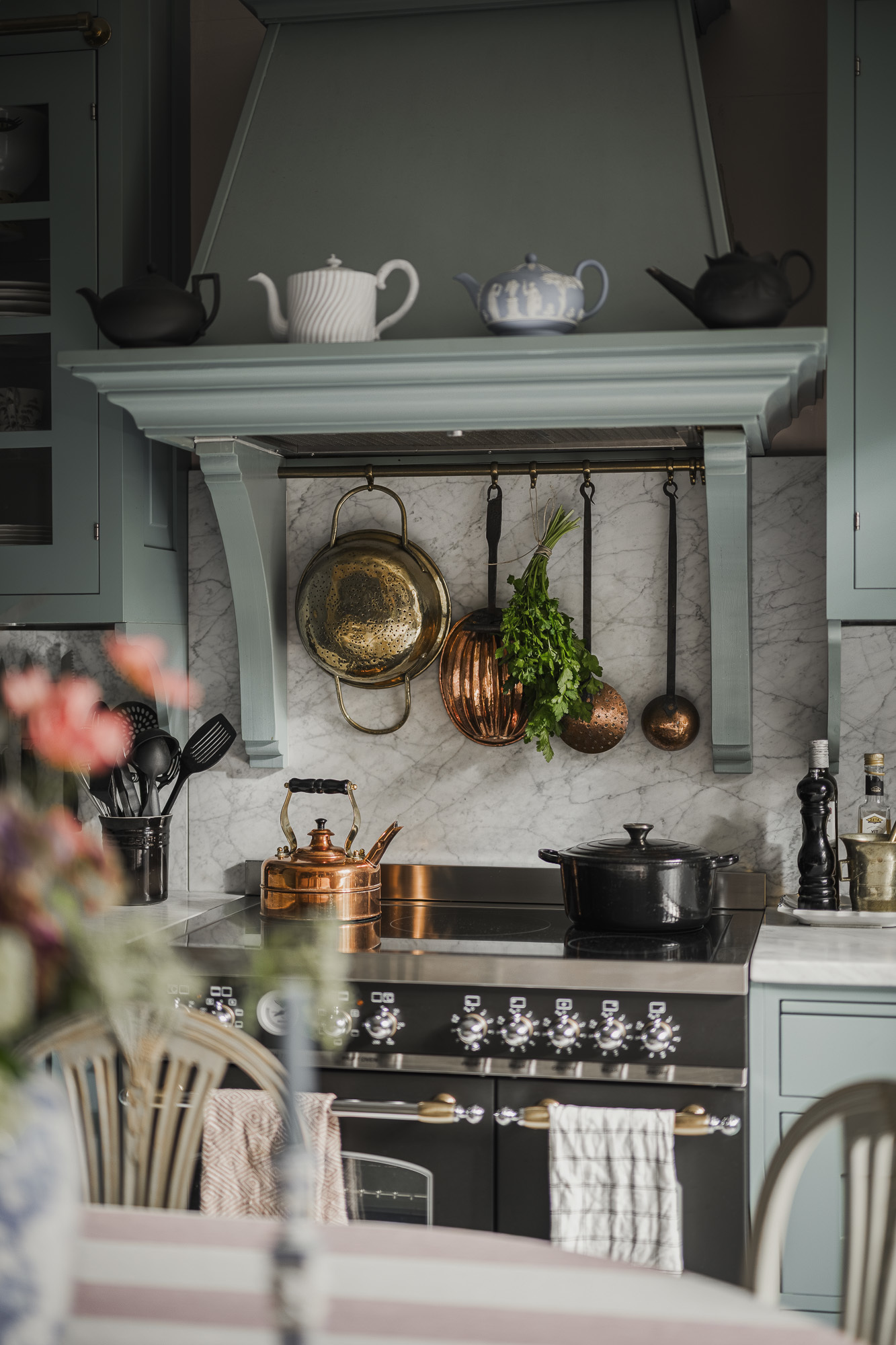 cuisine verte campagne trois-pièces décoration élégante
