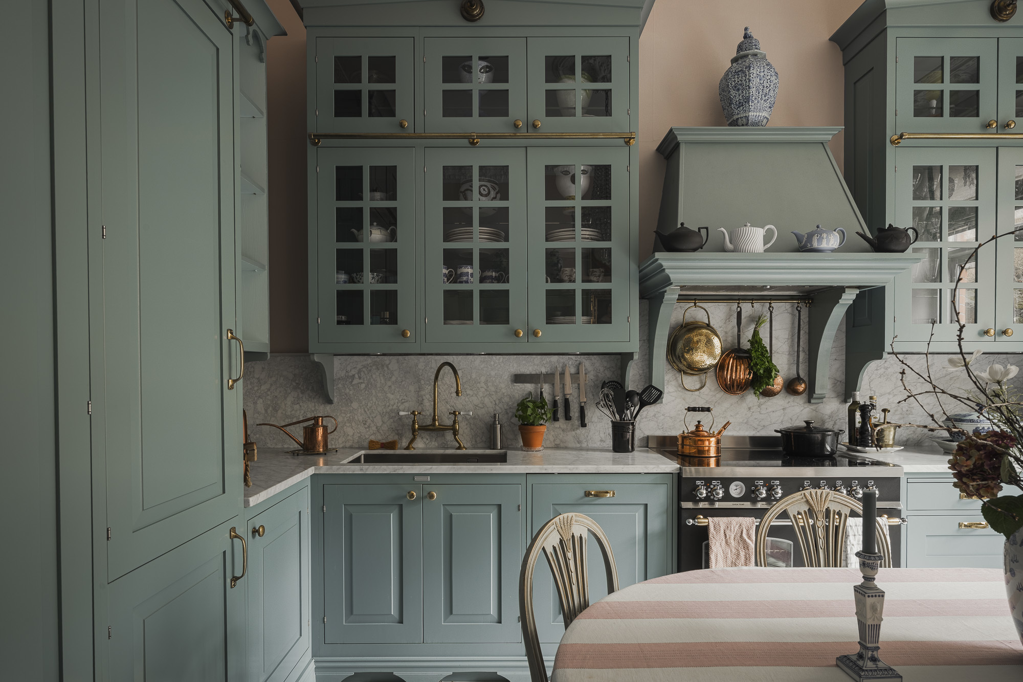 cuisine verte campagne trois-pièces décoration élégante