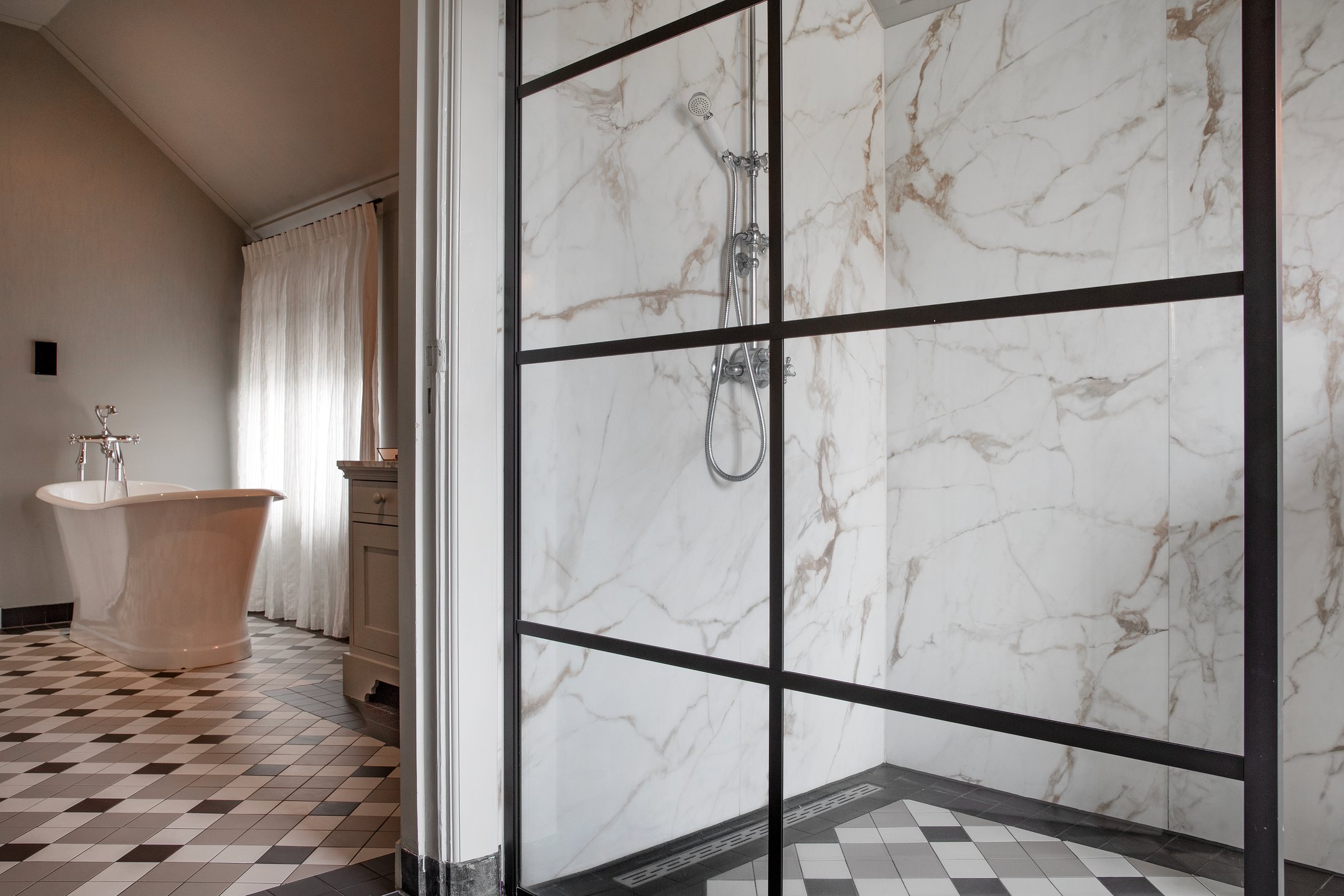 salle de bain grise et marbre décoration classique chic salle de bain grise et marbre décoration classique chic