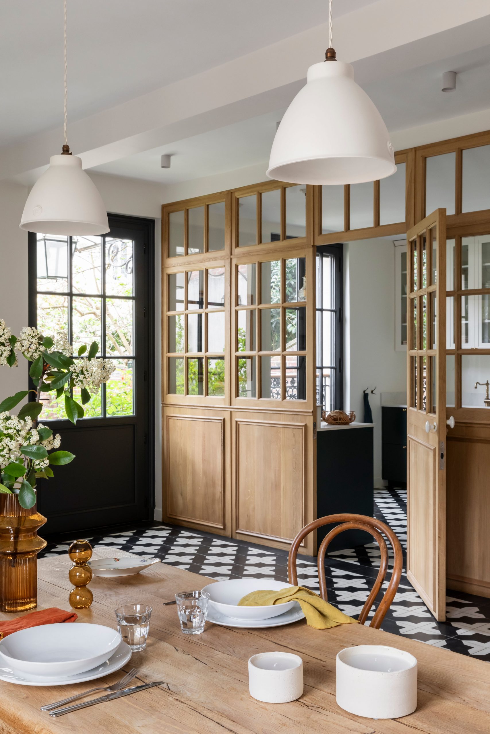 salle à manger décoration vintage maison Paris Photo © Pauline Le Goff salle à manger décoration vintage maison Paris Photo © Pauline Le Goff