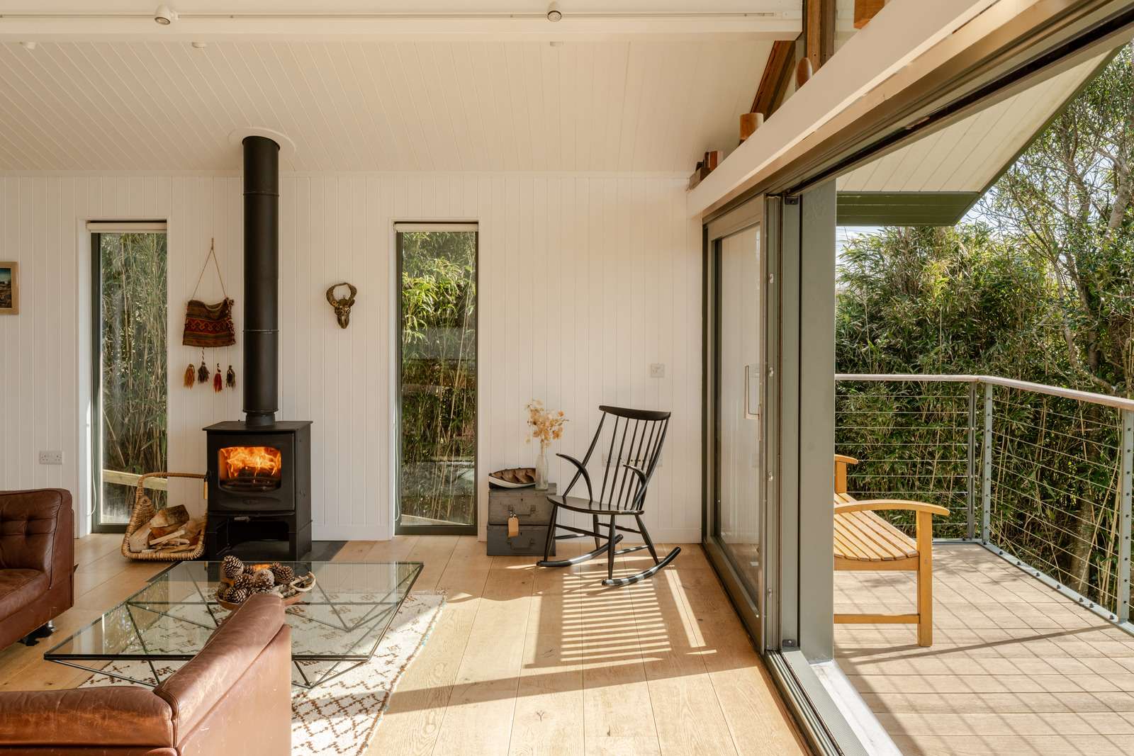 salon avec poêle et terrasse maison Pays de Galles