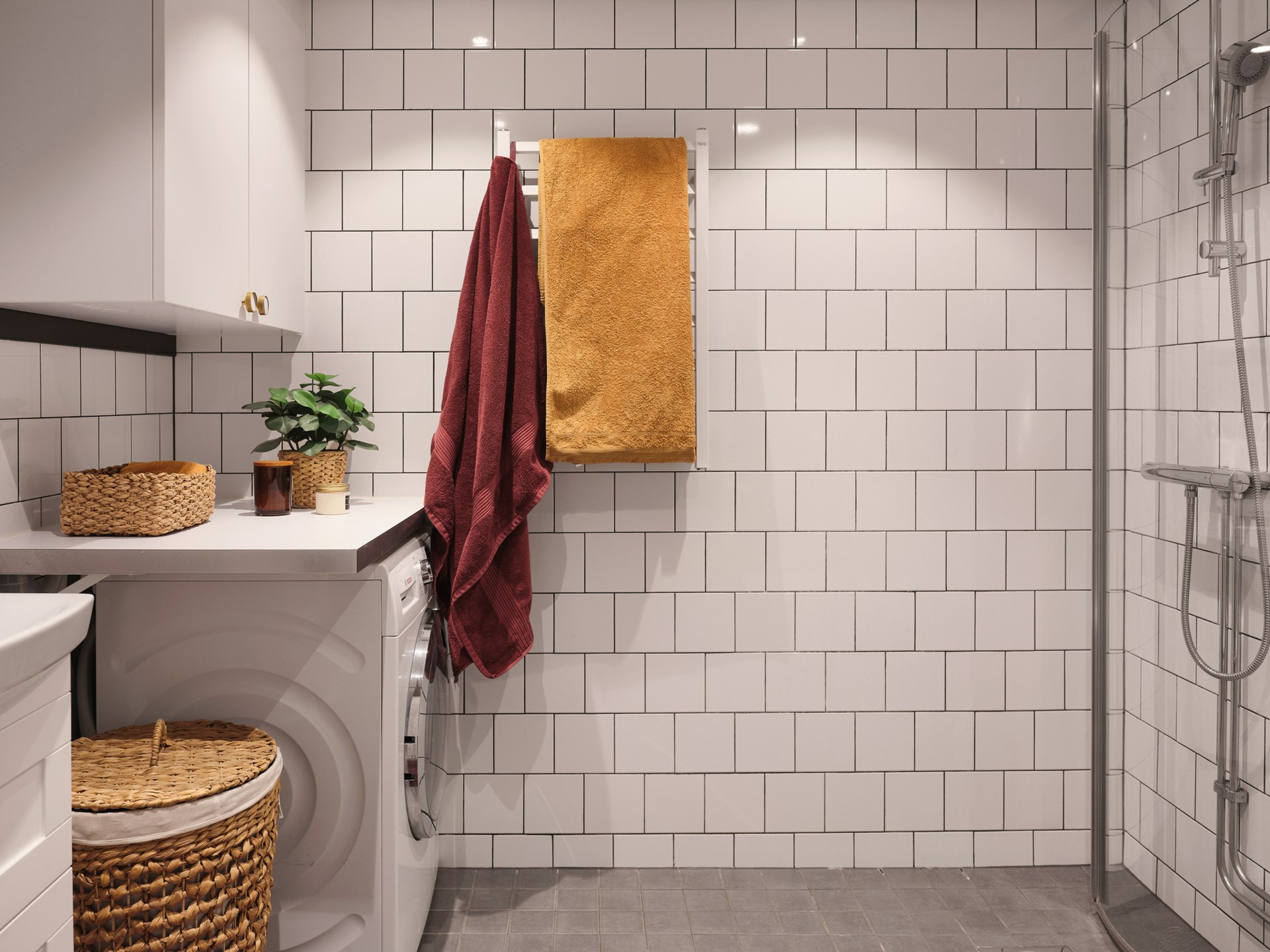 salle de bain blanche