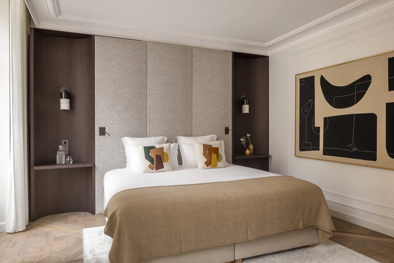 chambre appartement classique à Paris de 180m2 rénové en style contemporain