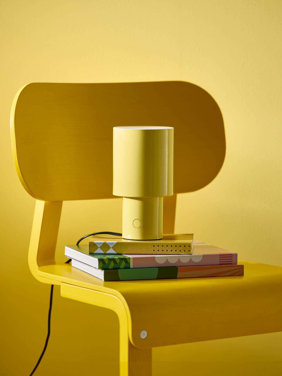 chaise enfant jaune