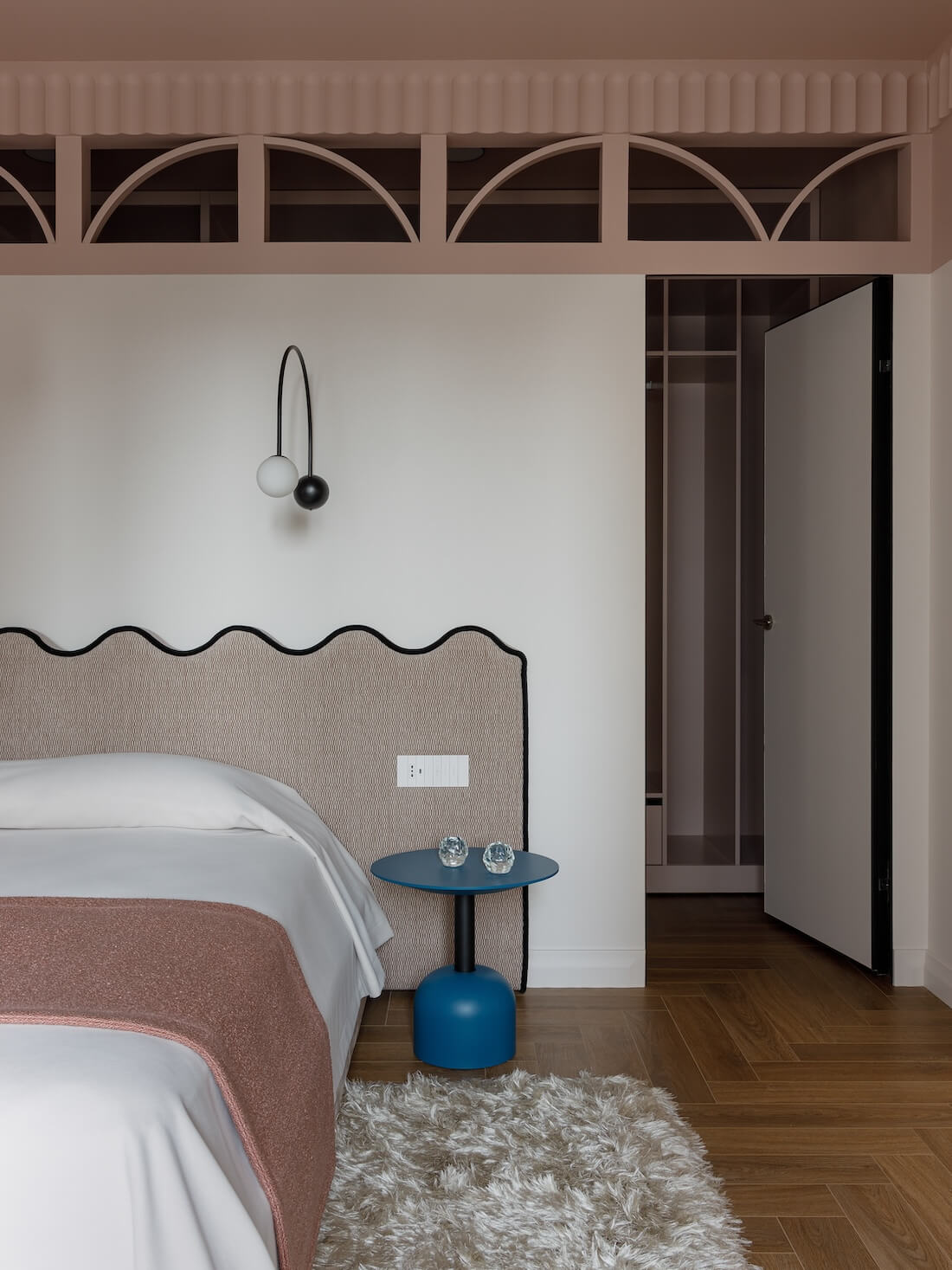chambre décoration contemporaine colorée plafond rose chambre décoration contemporaine colorée plafond rose