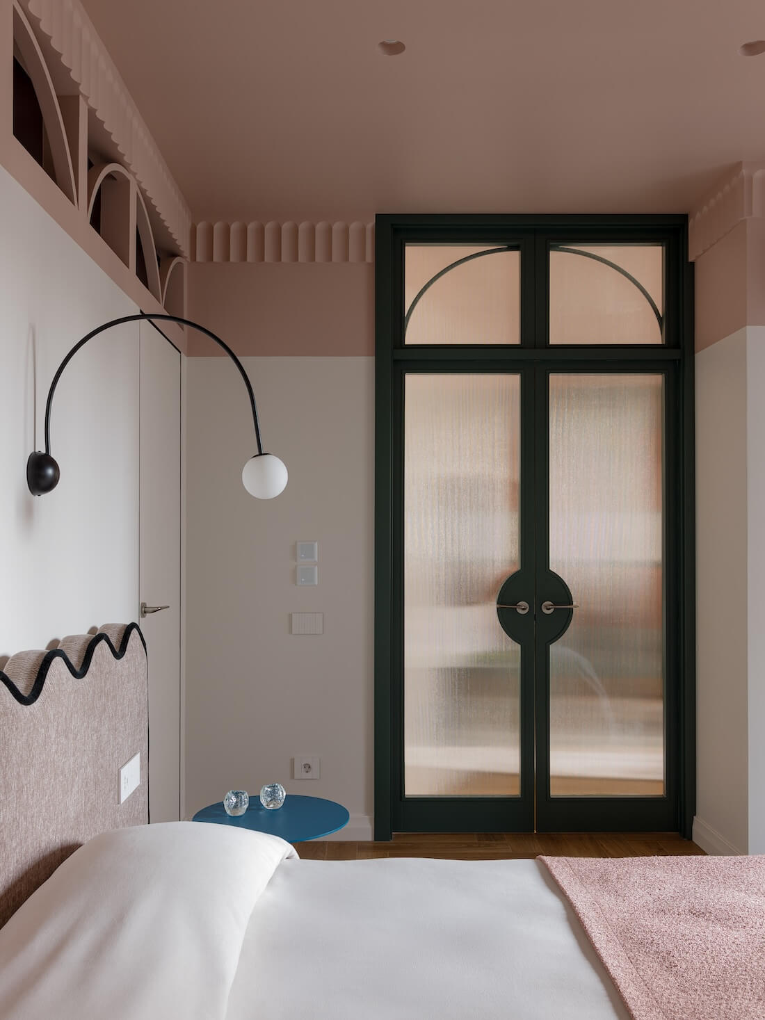 chambre décoration contemporaine colorée plafond rose chambre décoration contemporaine colorée plafond rose