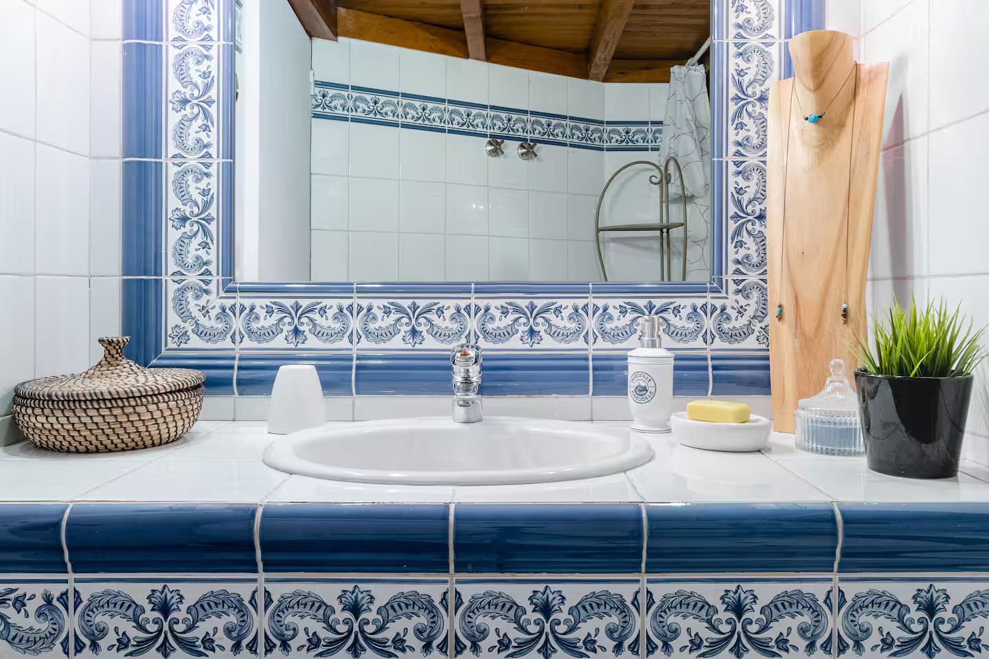 salle de bain bleue et blanche salle de bain bleue et blanche