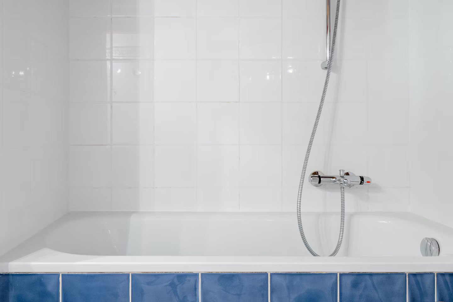 salle de bain bleue et blanche salle de bain bleue et blanche