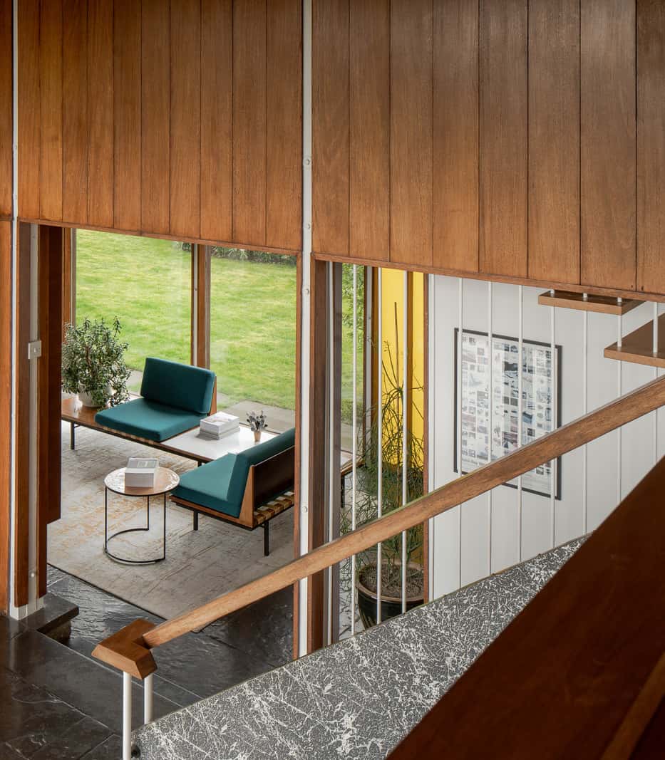 escalier maison mid-century par l'architecte Peter Womersley 1954 en Angleterre