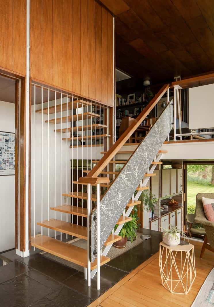 escalier maison mid-century par l'architecte Peter Womersley 1954 en Angleterre