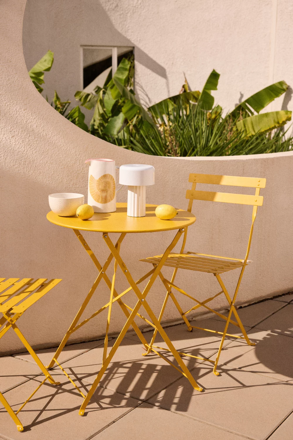 table et chaise jaunes collection maisons du Monde 2025 outdoor