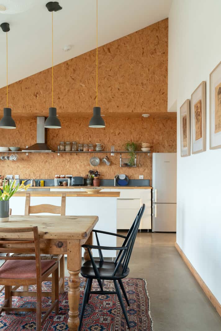 cuisine ouverte murs OSB maison en bois