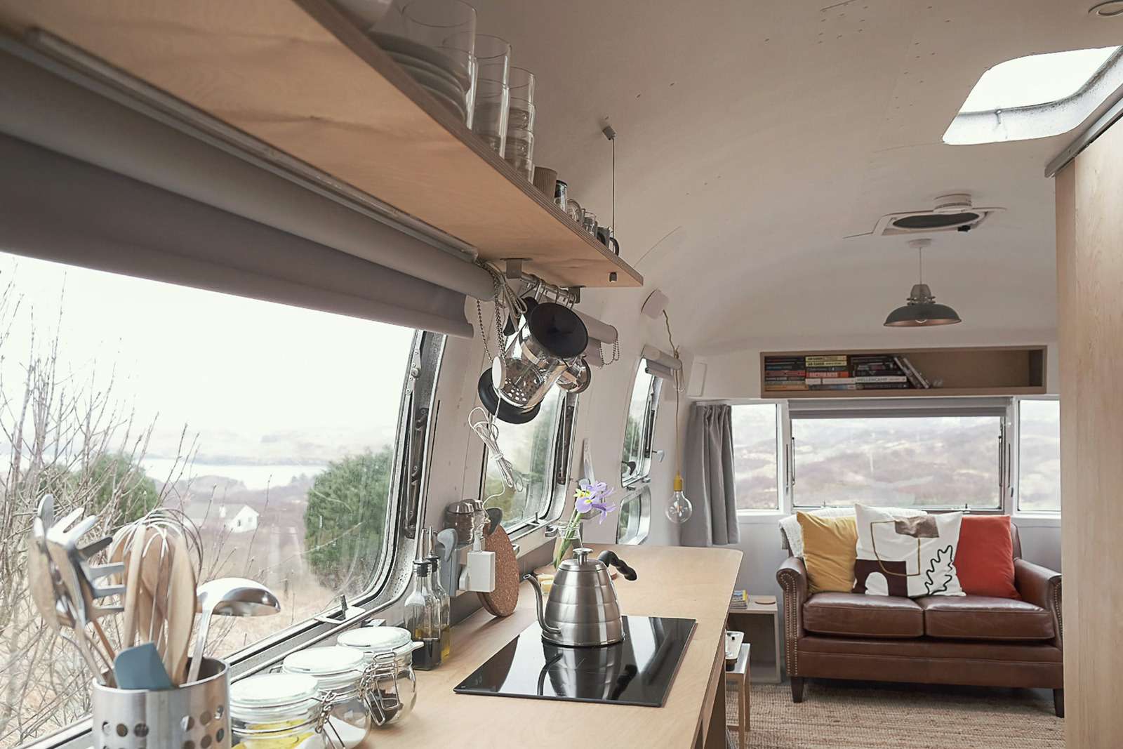 cuisine et salon caravane Airstream