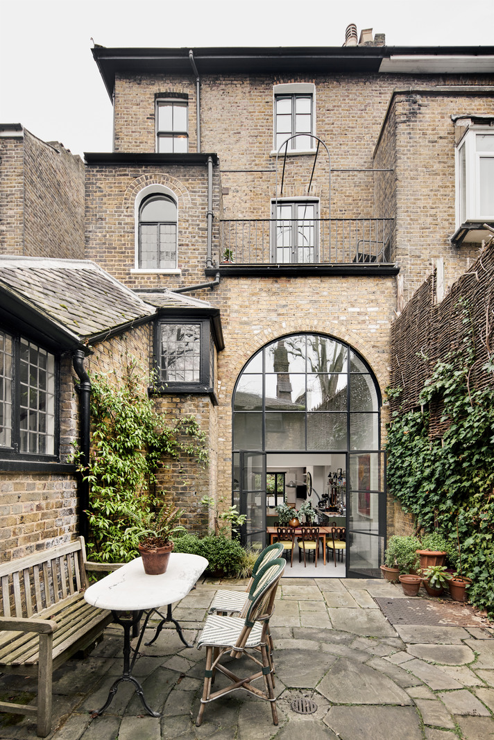 maison victorienne Londres avec jardin pavé maison victorienne Londres avec jardin pavé