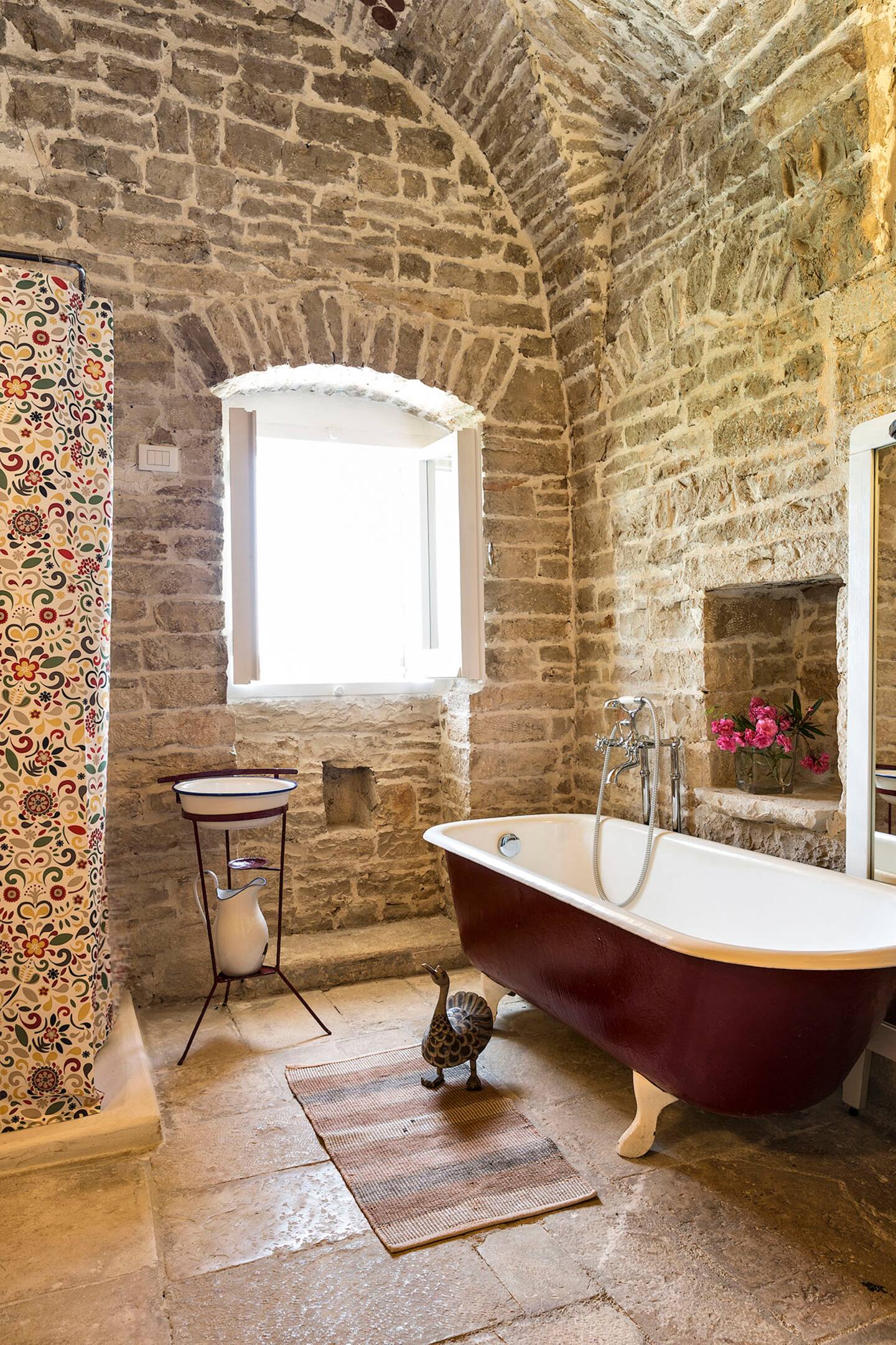 salle de bain rustique et vintage maison ancienne en pierres salle de bain rustique et vintage maison ancienne en pierres