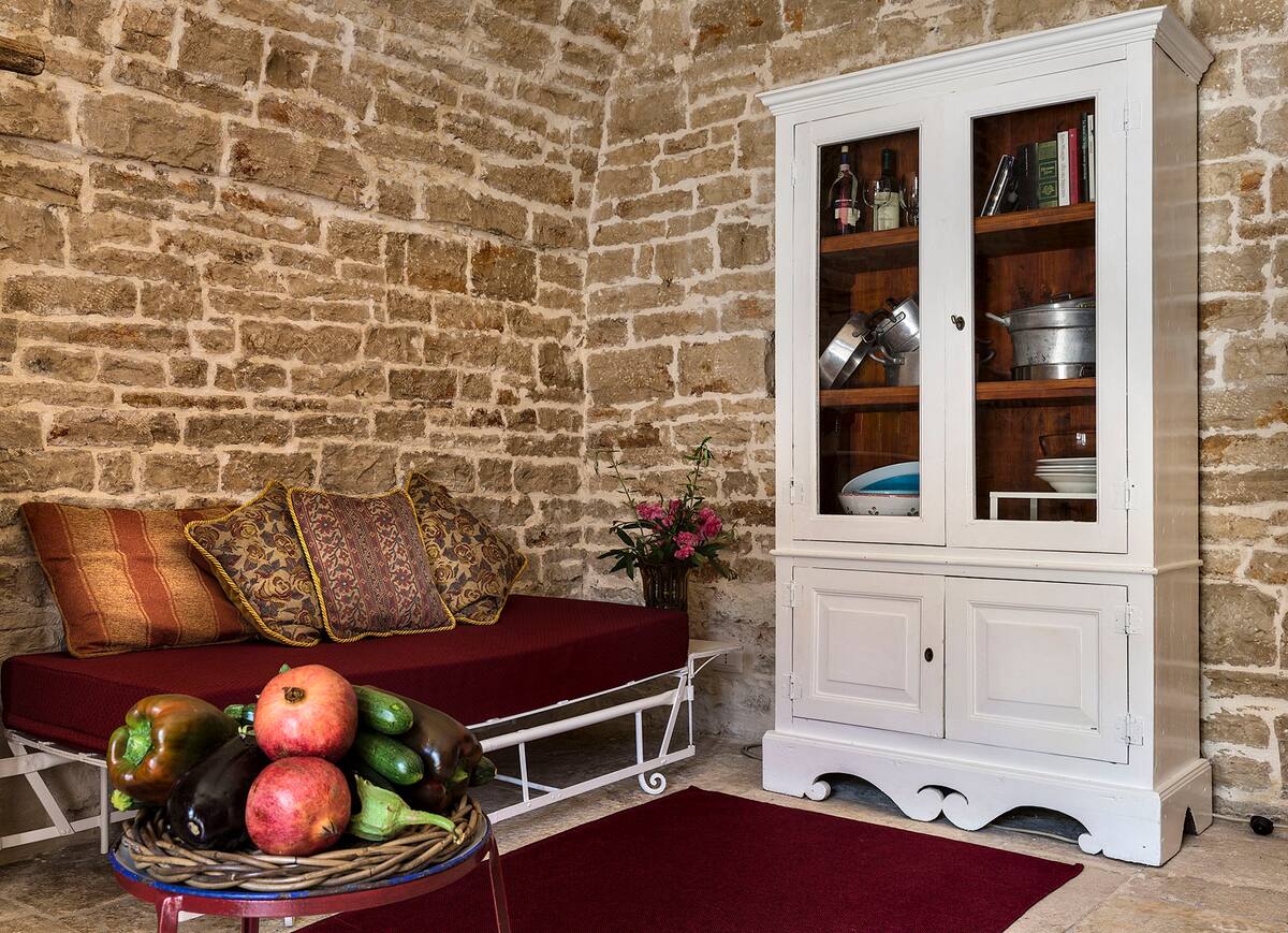 salon voûté maison de vacances en pierres Pouilles salon voûté maison de vacances en pierres Pouilles
