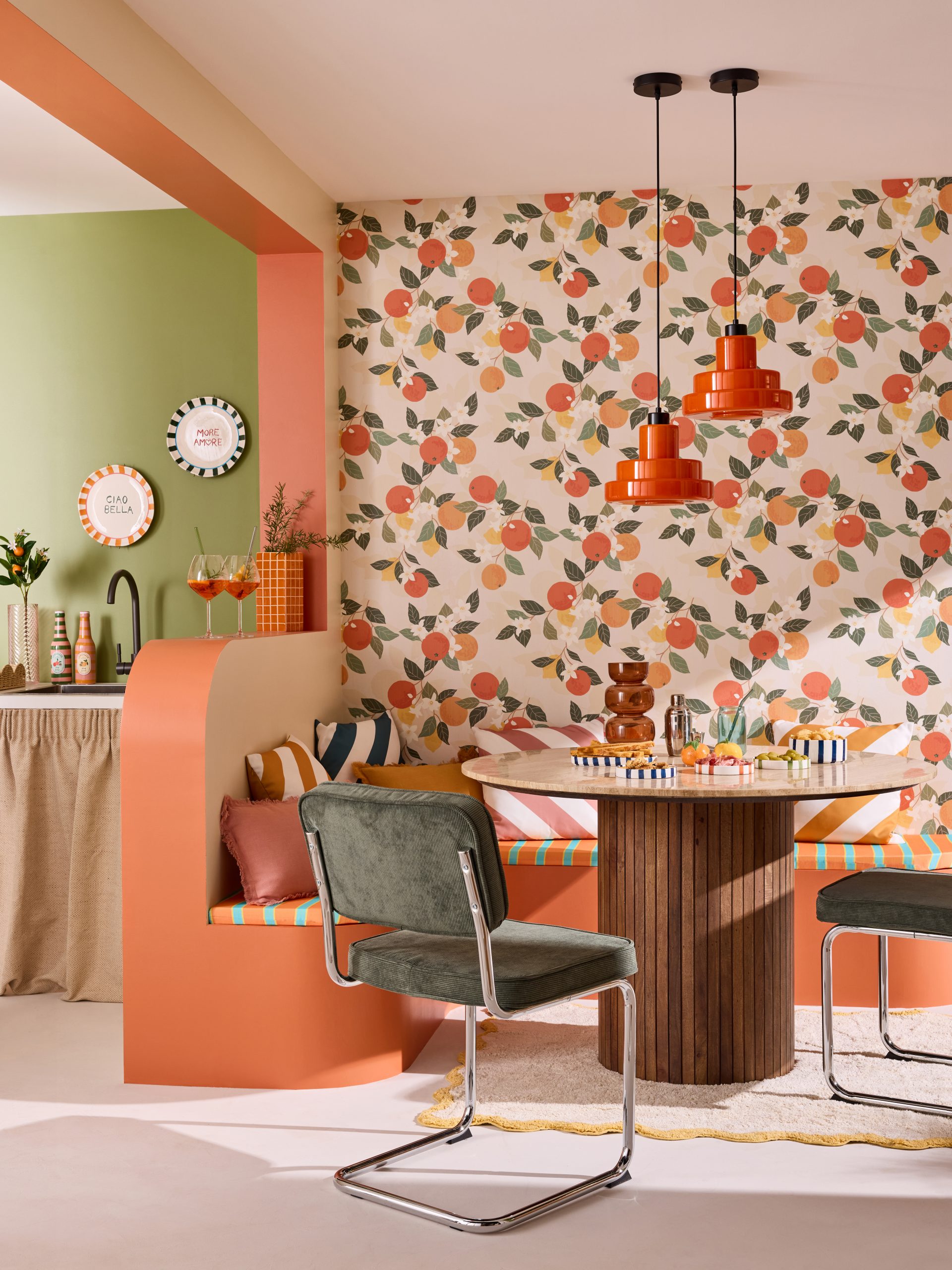 salle à manger avec terrasse décoration colorée La Dolce Vita style French Riviera par 4 Murs
