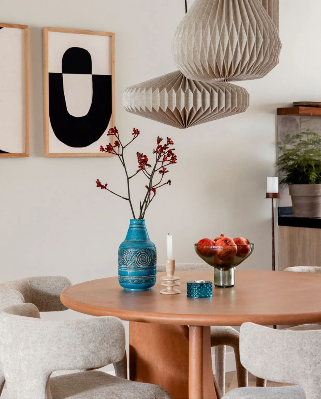 cuisine en bois avec espace repas design