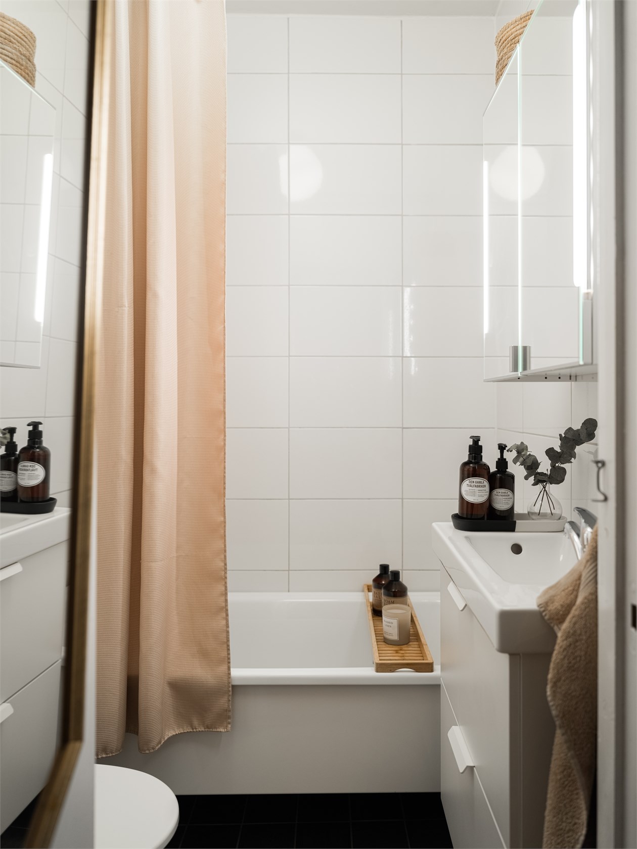 salle de bain blanche studio 43m2 salle de bain blanche studio 43m2