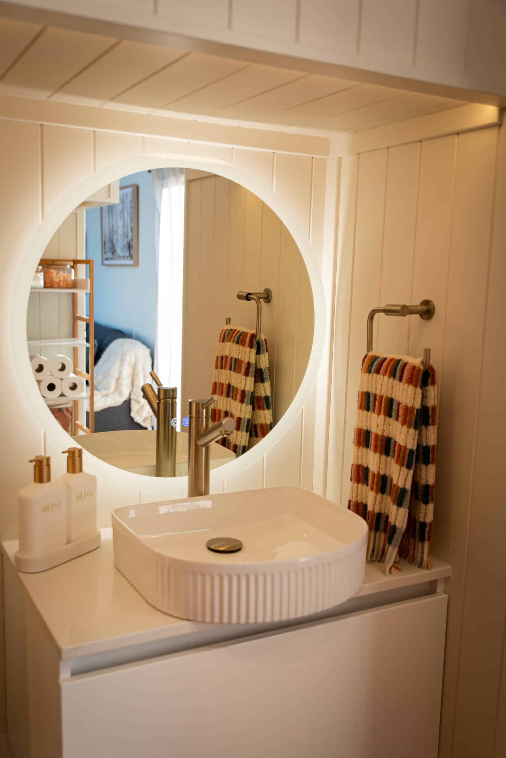salle de bain petite maison mobile modèle Kookaburra par Unplgd