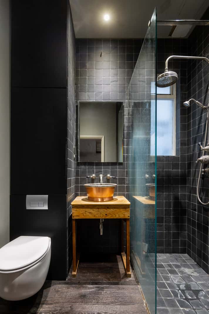 salle d'eau murs anthracite
