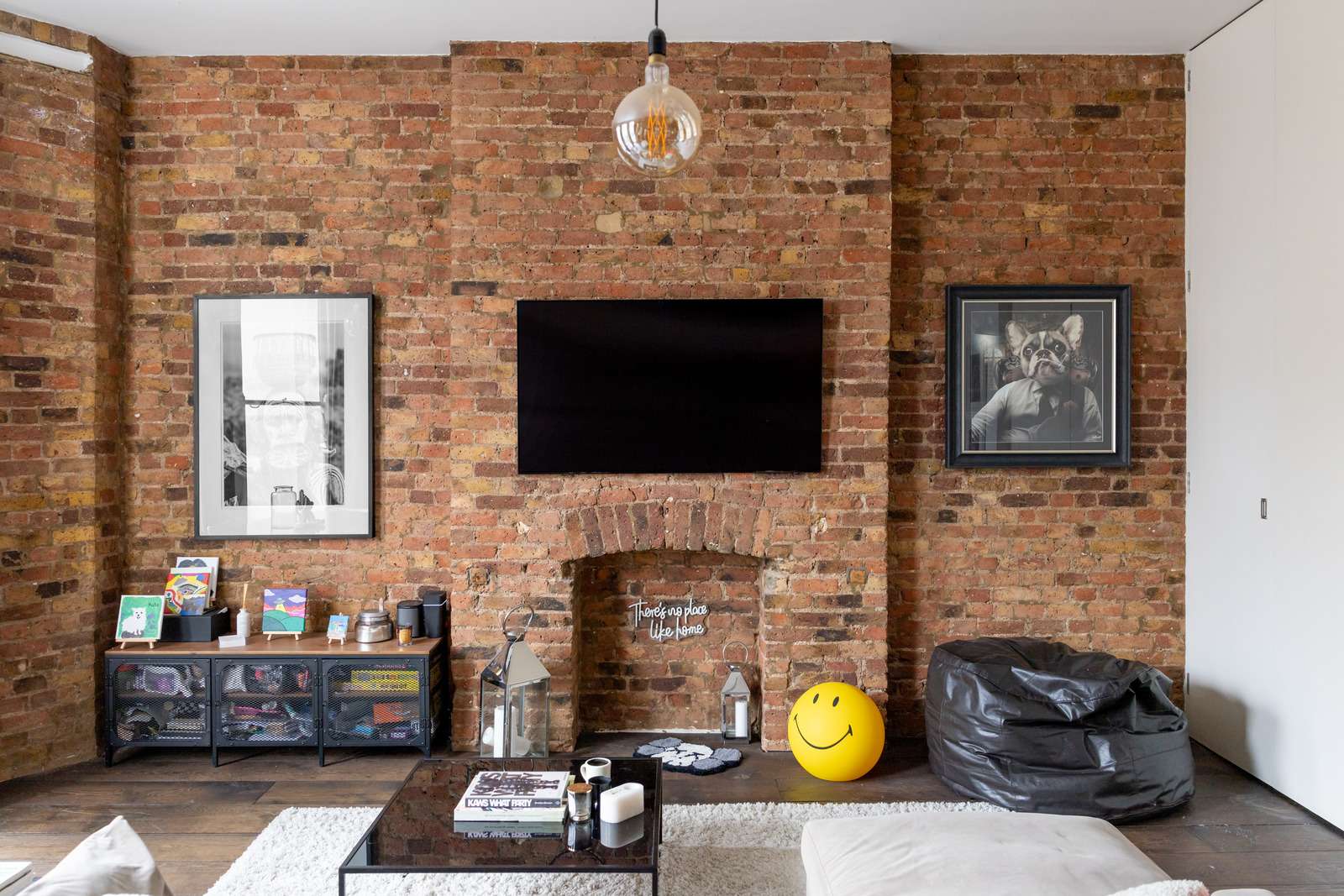 salon murs de briques deux-pièces 55m2 ancien à Londres