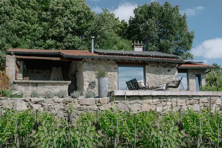 petite maison en pierres de 50m2