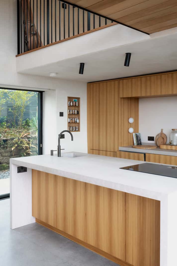 cuisine bois design maison contemporaine avec mezzanine cuisine bois design maison contemporaine avec mezzanine