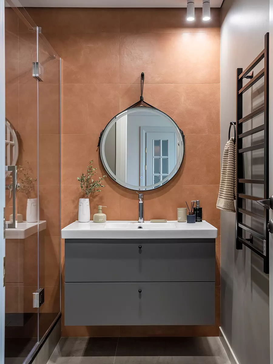 salle de bain design mur terracotta