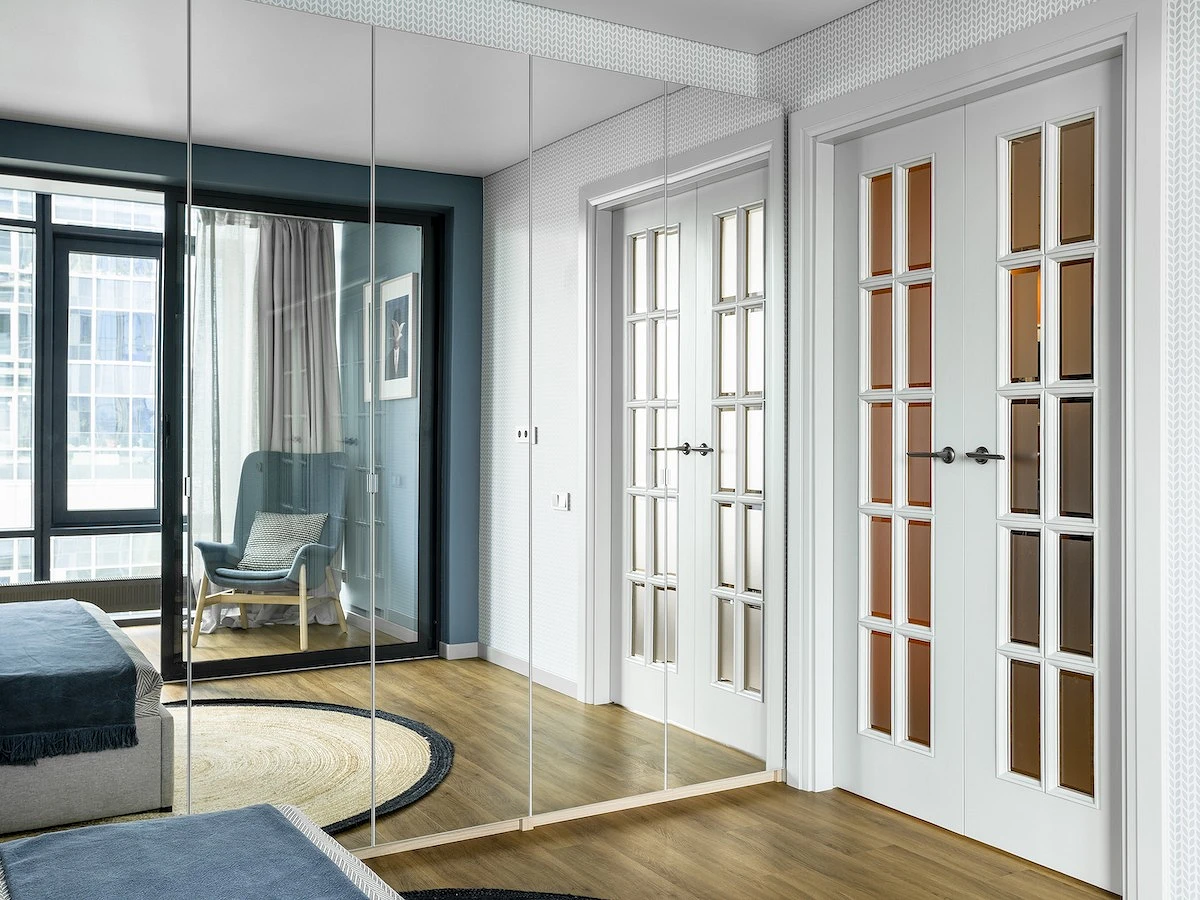 chambre avec placard miroir