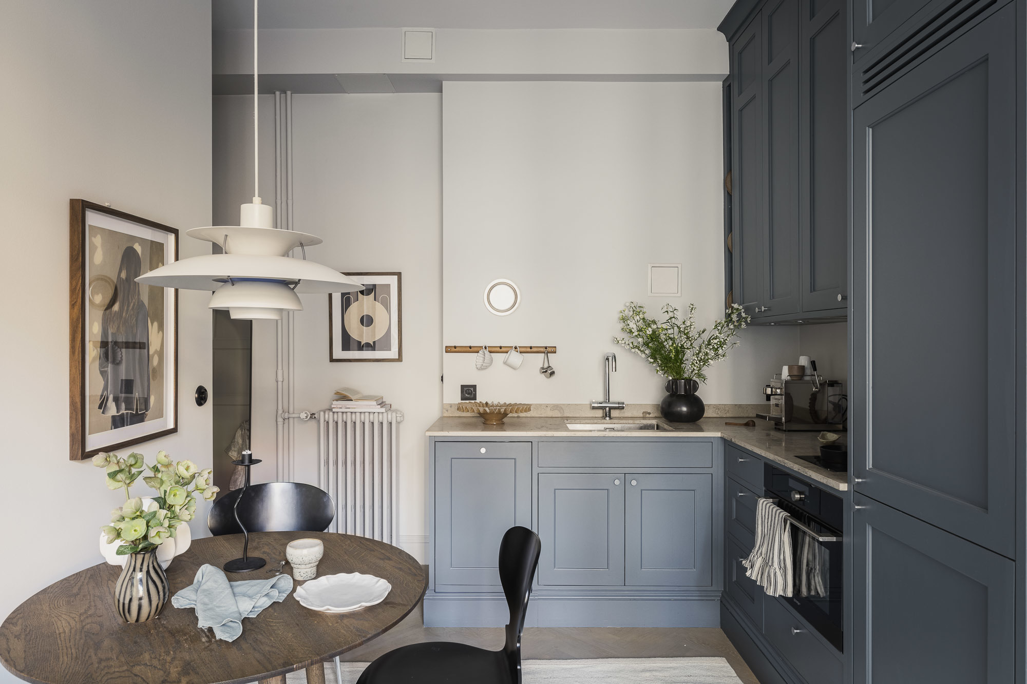 cuisine ouverte bleue studio 33m2 décoration scandinave