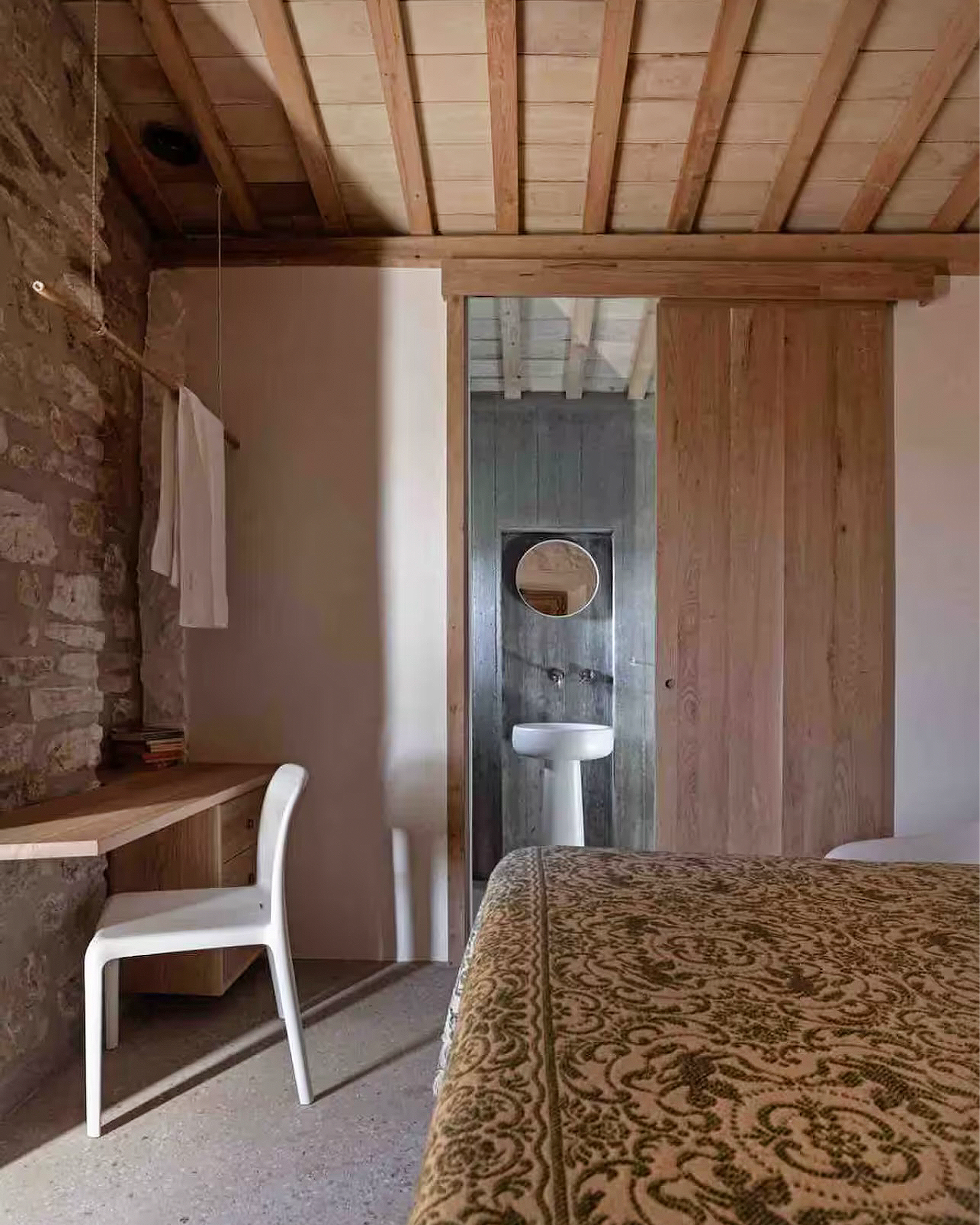 chambre décoration rustique chic avec salle de bain