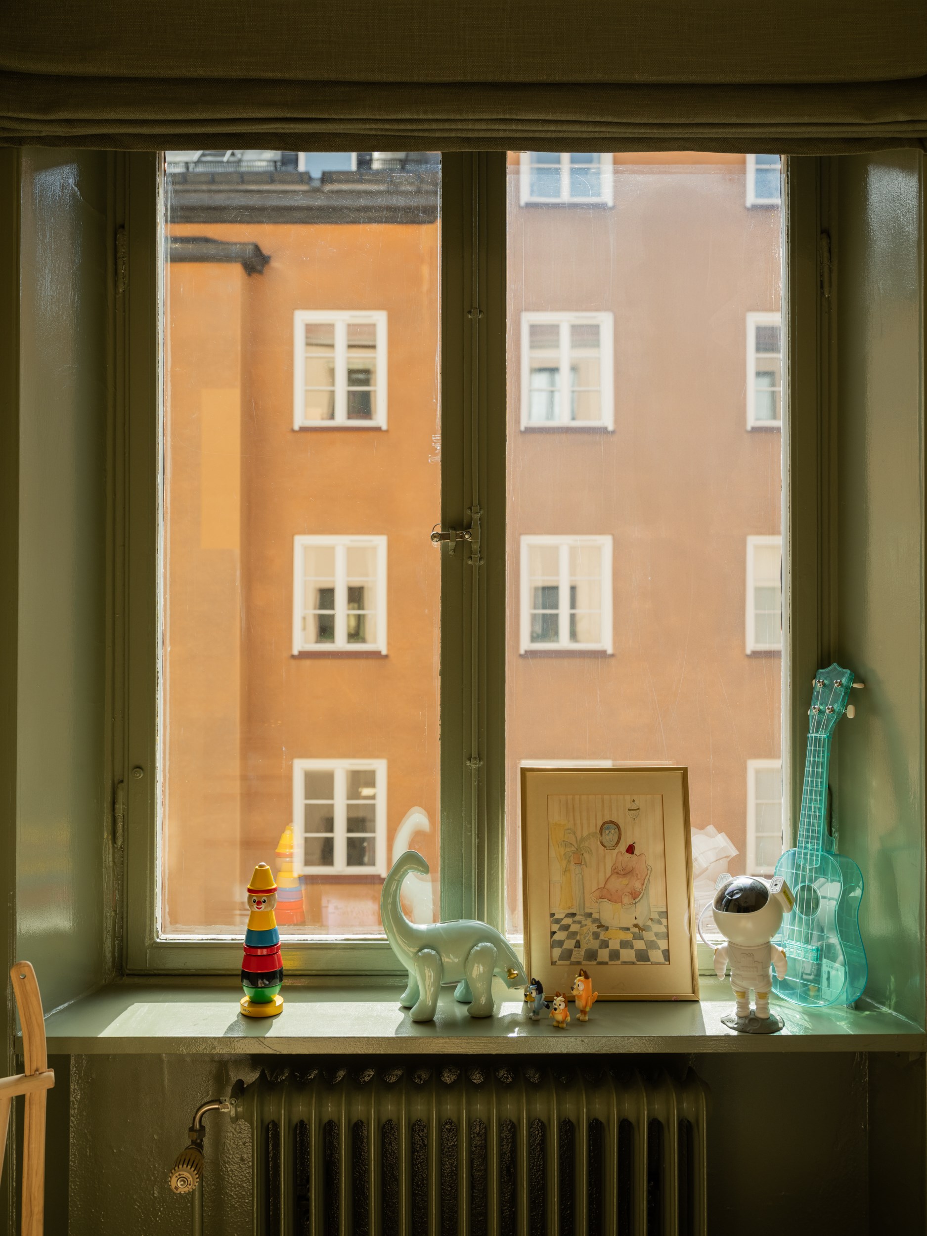 chambre enfant murs jaunes 