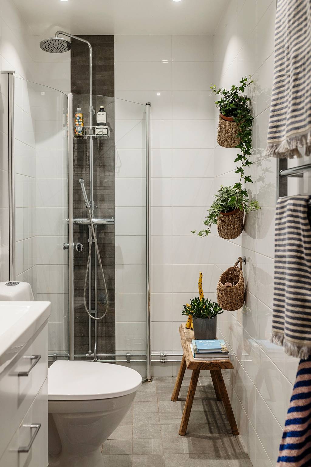 salle de bain blanche