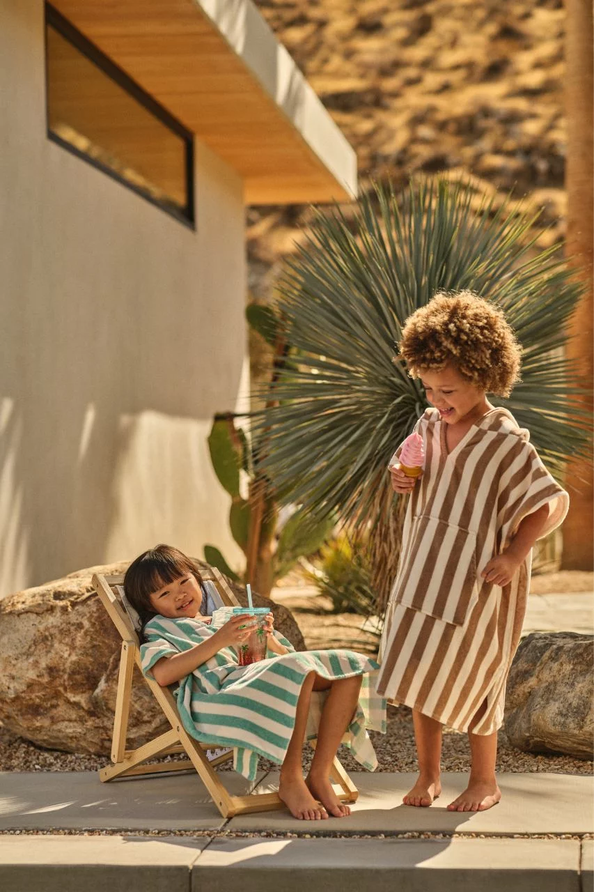 enfants dans jardin 
