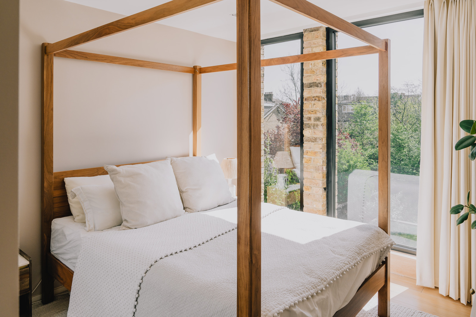 chambre lit à baldaquin maison de ville Londres