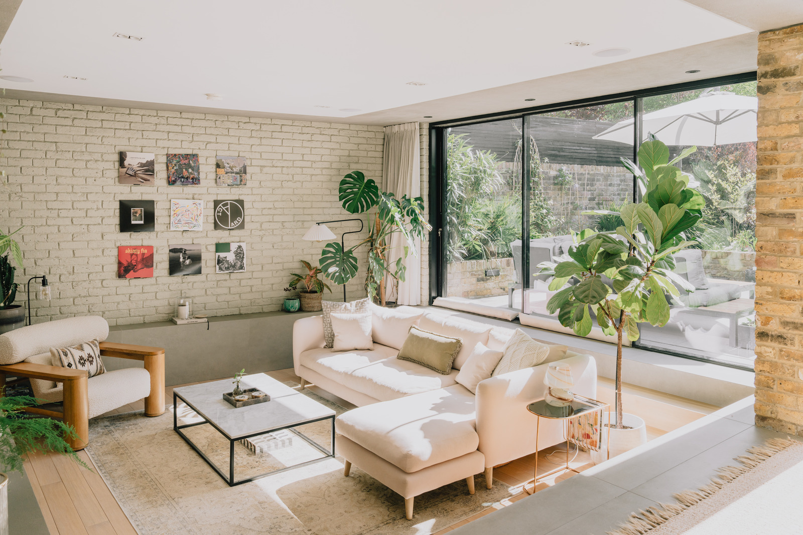 salon avec baie vitrée maison de ville Londres