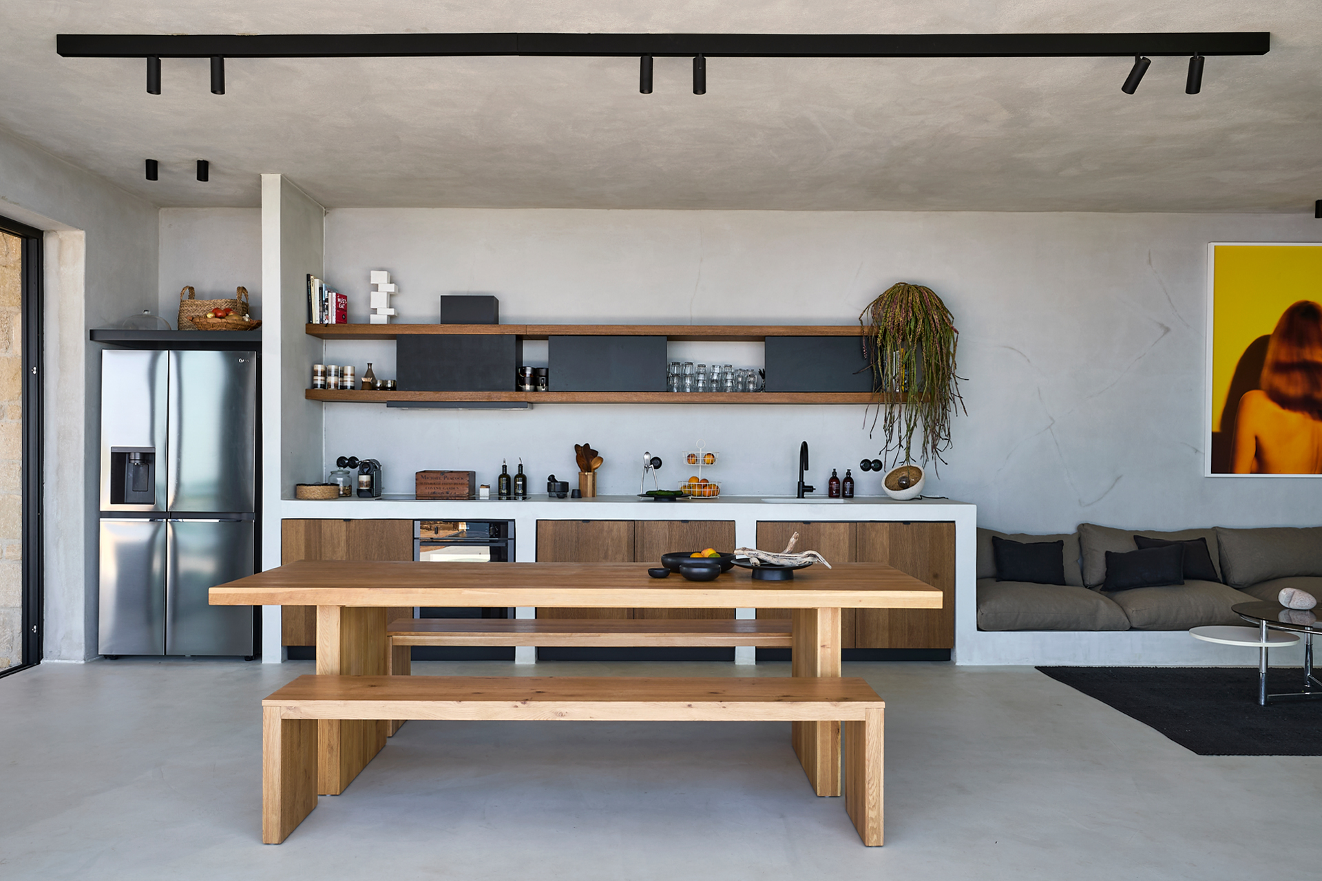 cuisine et salle à manger maison contemporaine en pierres Crète Metochi Lodge avec piscine