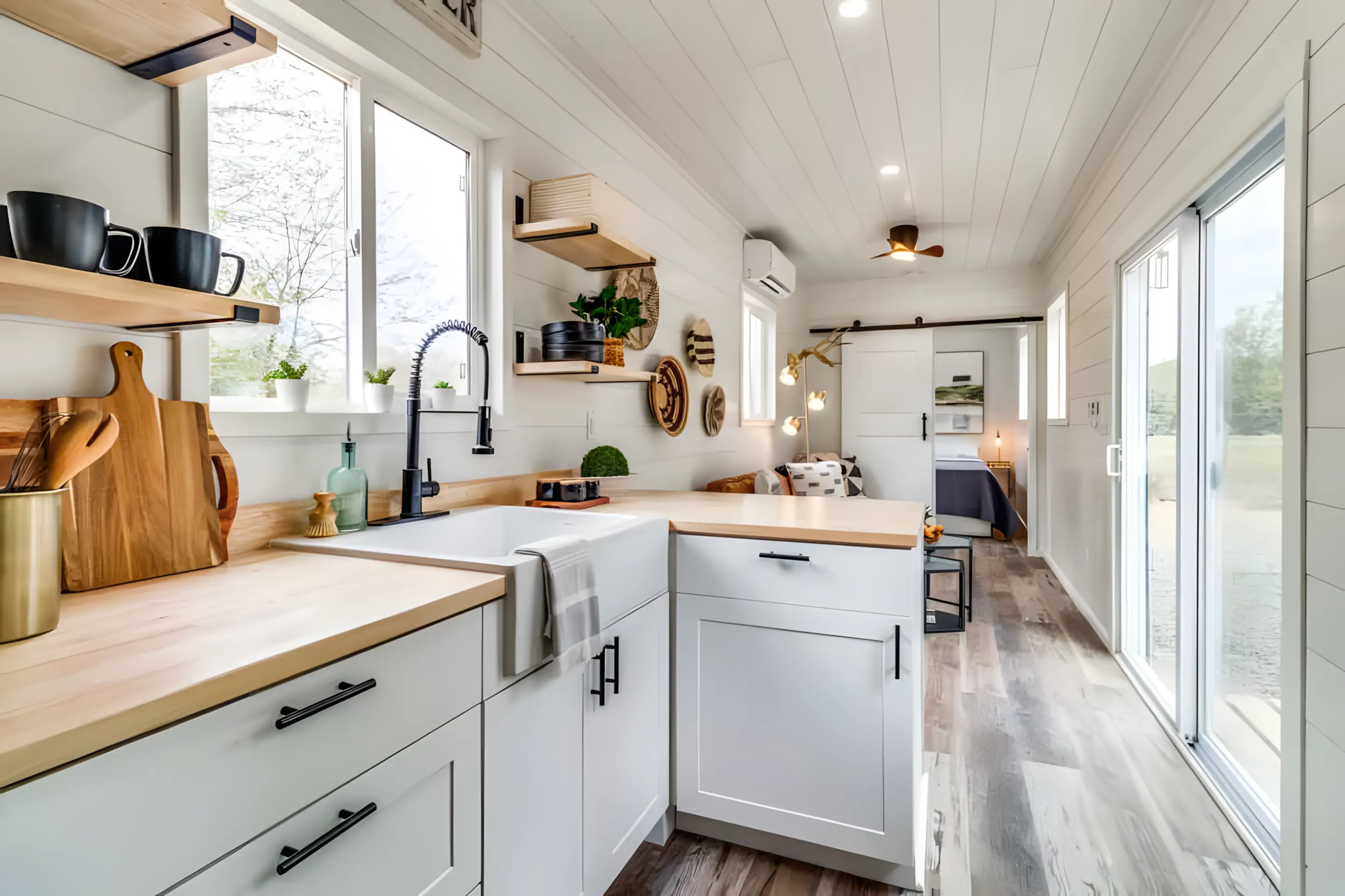 salon avec cuisine ouverte petite maison container 28m2